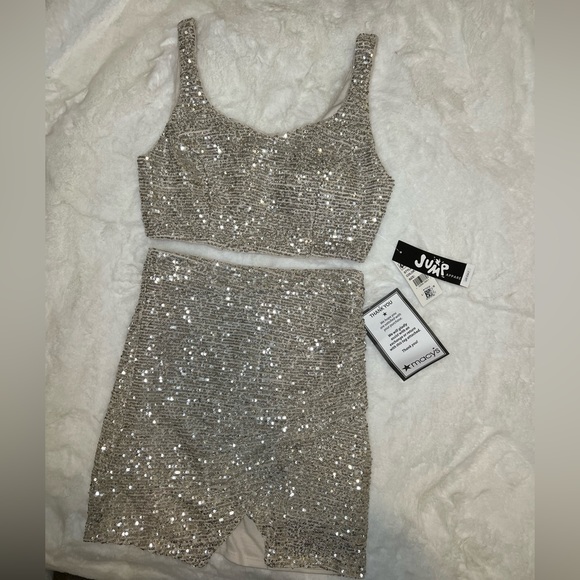NWT! Sequins 2 piece cropped evening dress - Picture 5 of 8